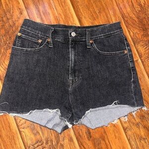 LEVIS HIGH RISE BLACK SHORTS